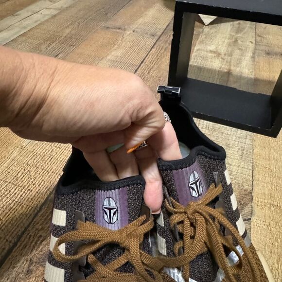 adidas NMD_R J STAR WARS MANDALORIAN Kids Brown/Tan/Black Youth Size 6  GZ2745 - Picture 9 of 10